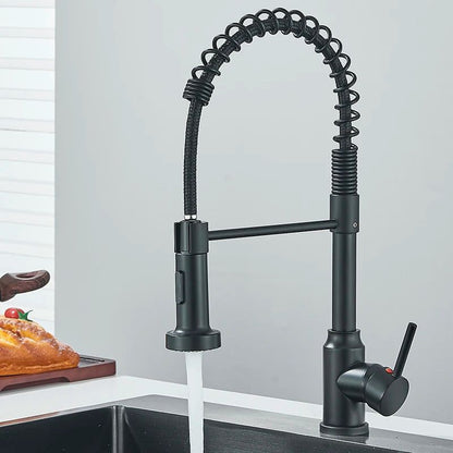 ברז מטבח מעוצב עם ראש נשלף